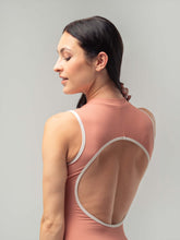 Lade das Bild in den Galerie-Viewer, AURA CORAL