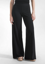 Lade das Bild in den Galerie-Viewer, Weit geschnittene Hose aus Stretch-Jersey - Bio Baumwolle