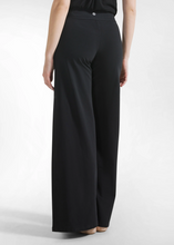 Lade das Bild in den Galerie-Viewer, Weit geschnittene Hose aus Stretch-Jersey - Bio Baumwolle