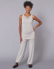 Lade das Bild in den Galerie-Viewer, Hose mit Röckchen aus Bambusviskose