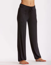 Lade das Bild in den Galerie-Viewer, Tanzhose aus Bambusviskose mit Taschen