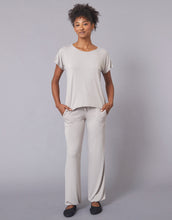 Lade das Bild in den Galerie-Viewer, Tanzhose aus Bambusviskose mit Taschen
