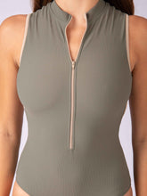 Lade das Bild in den Galerie-Viewer, AURA DEEP GREEN