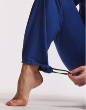Lade das Bild in den Galerie-Viewer, Hose mit Röckchen aus Bambusviskose