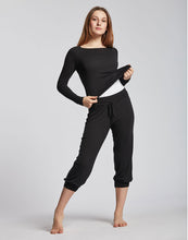 Lade das Bild in den Galerie-Viewer, TempsDanse ¾ Tanzhose aus Bambusviskose Naturfaser, weicher Bund zum Schnüren, Umstandsmode, französische Firma. Ideal für Tanz, Contemprorary und den Alltag