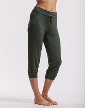 Lade das Bild in den Galerie-Viewer, 3/4 Hose Bambusviskose
