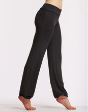 Lade das Bild in den Galerie-Viewer, Tanzhose aus Viskose