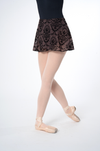 Lade das Bild in den Galerie-Viewer, Wickelrock mit Spitze
