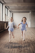 Lade das Bild in den Galerie-Viewer, Ballettkleid ( Schultrikot der Wiener Ballettmäuse)

